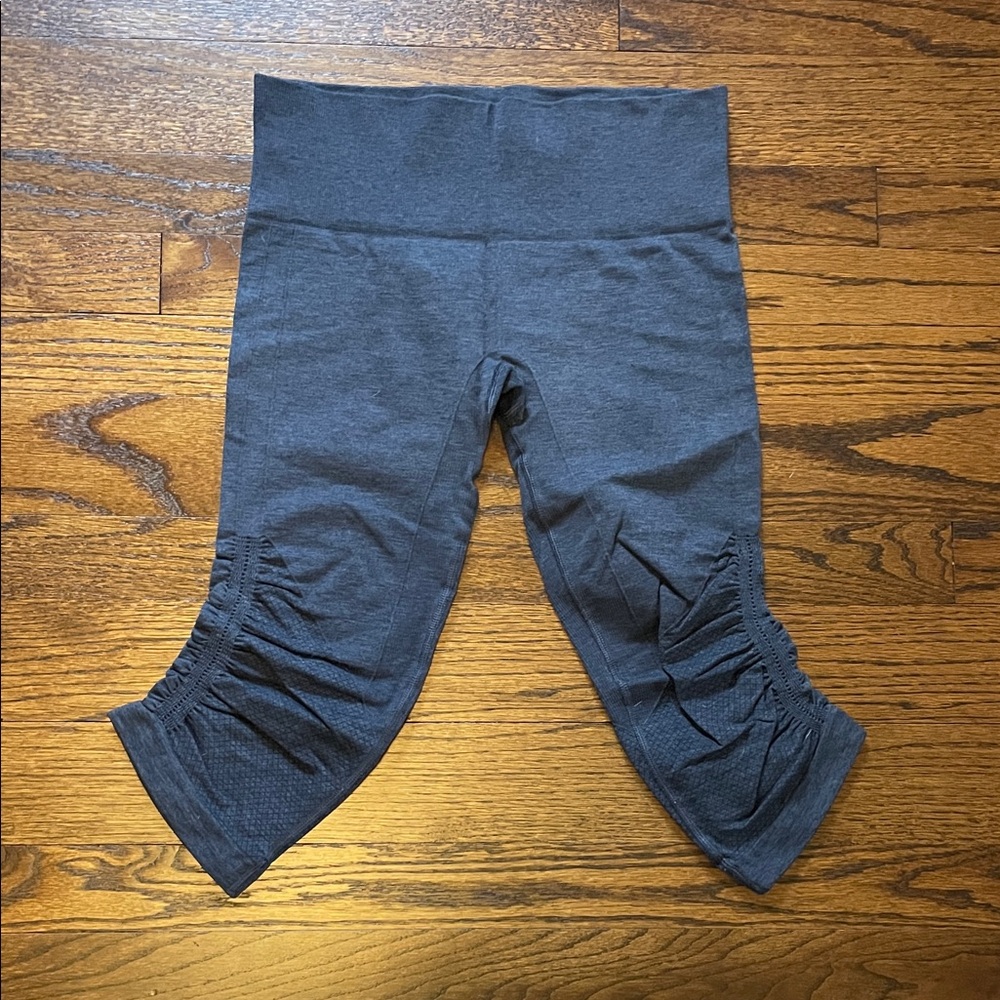 Lululemon Crops - Size 6